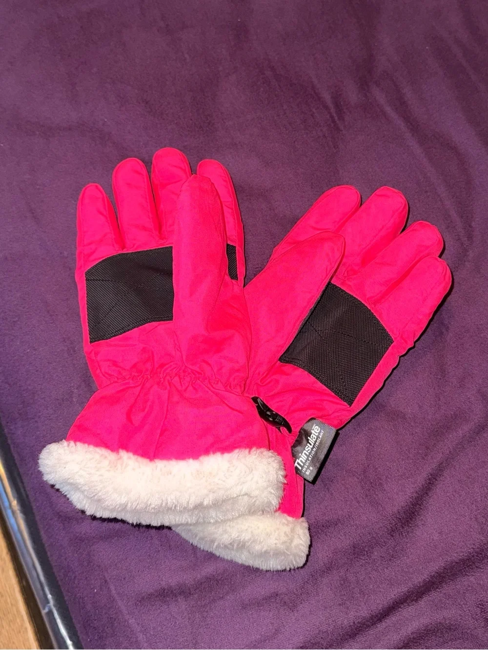 3M Thinsulate Hot Pink Mittens with Snowflake Accent